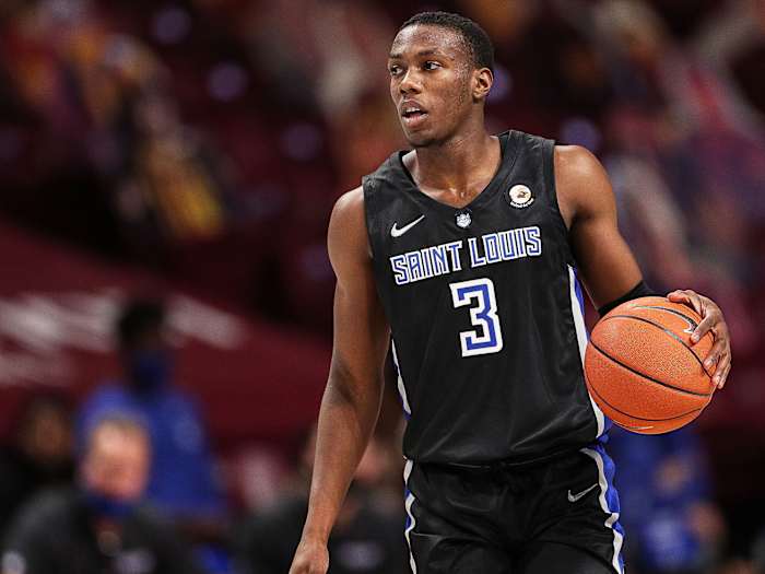 Saint Louis’s Javonte Perkins dribbles